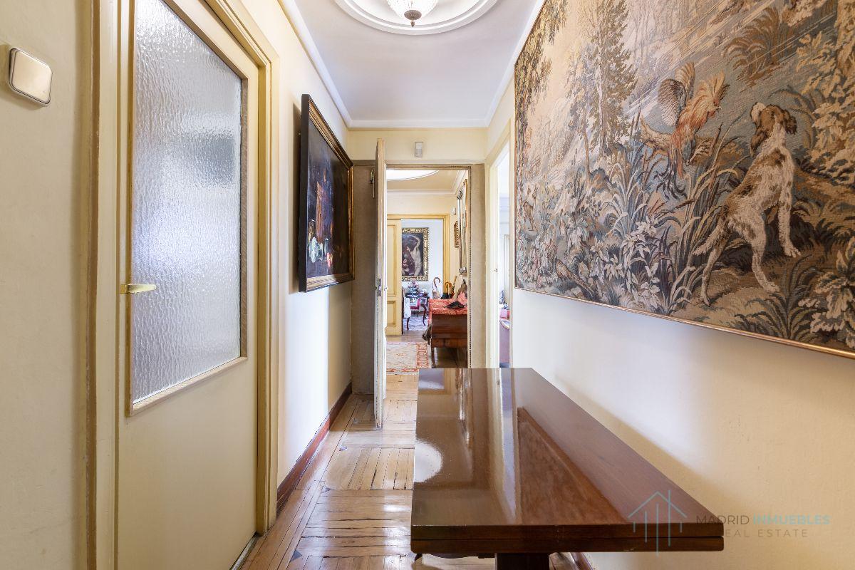 For sale of flat in Madrid