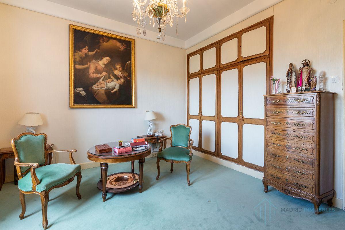 For sale of flat in Madrid