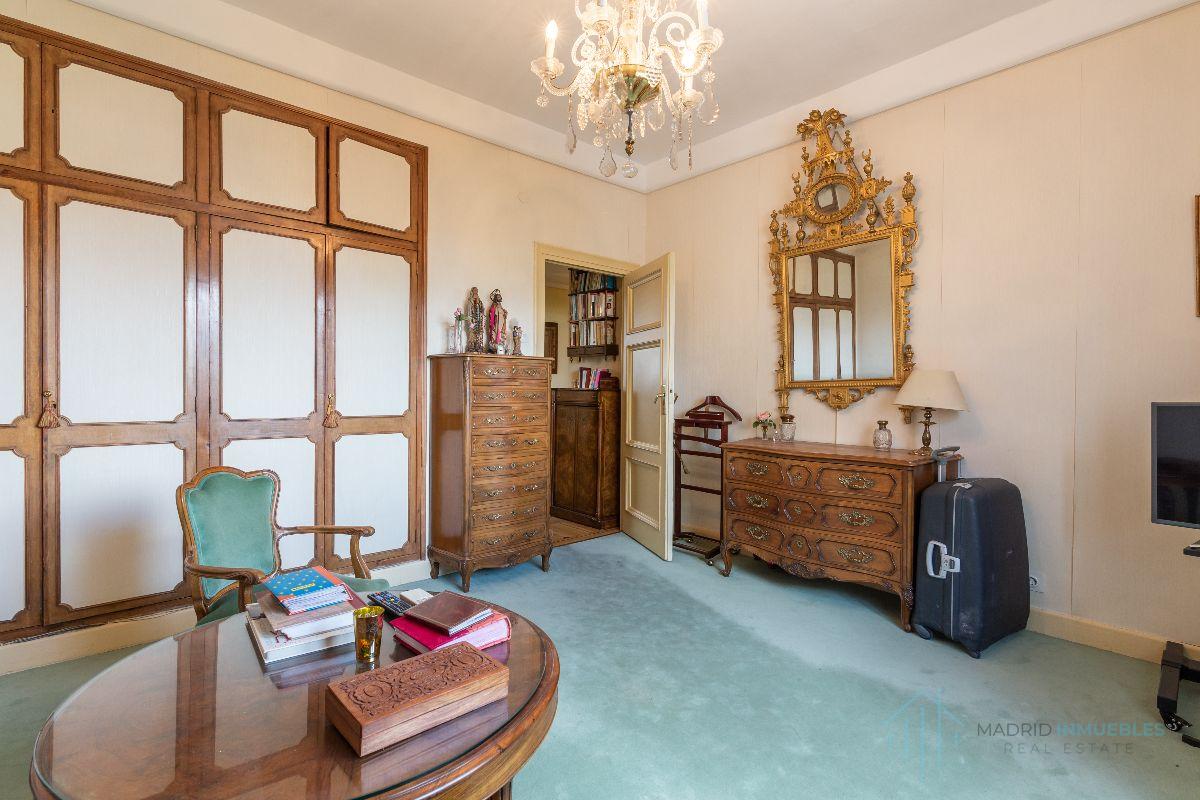 For sale of flat in Madrid