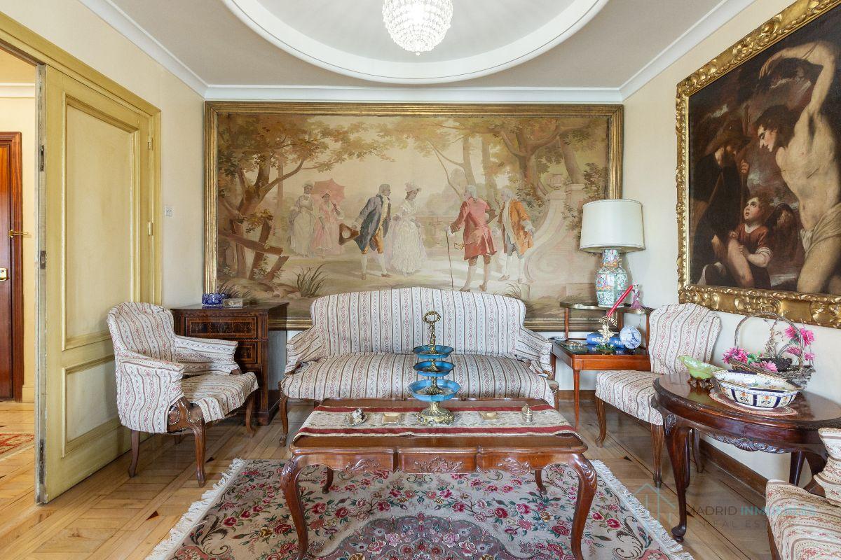 For sale of flat in Madrid
