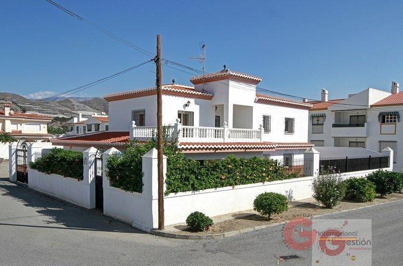 Venta de chalet en Calahonda