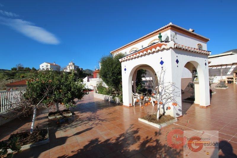 For sale of villa in Molvízar