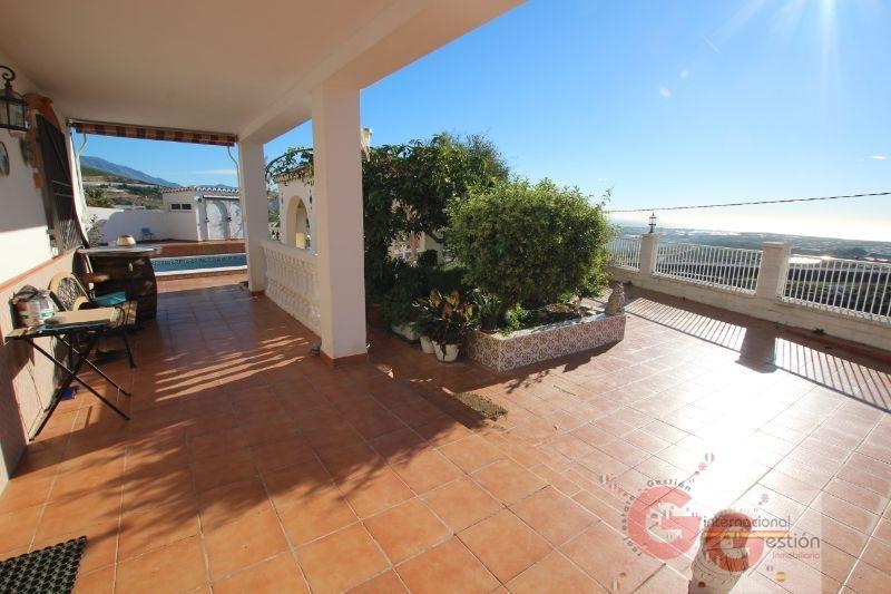 For sale of villa in Molvízar