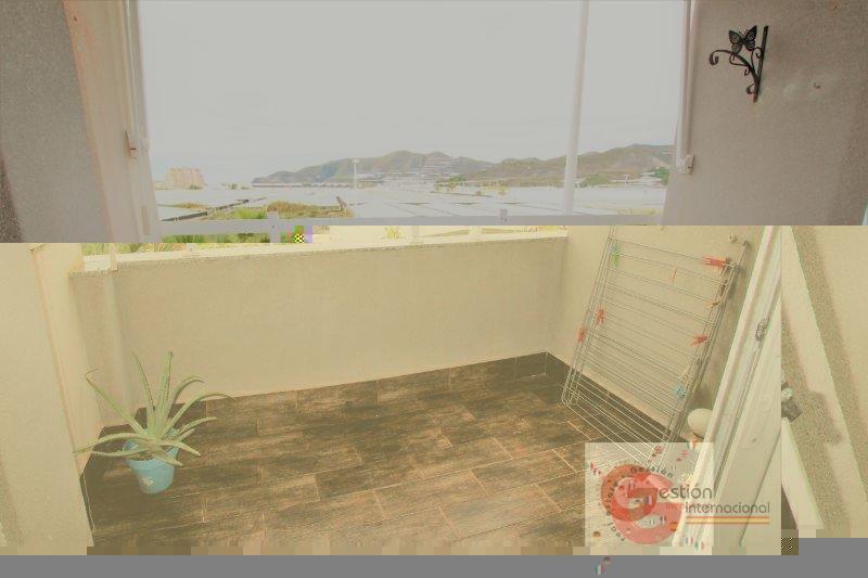 For sale of flat in Calahonda