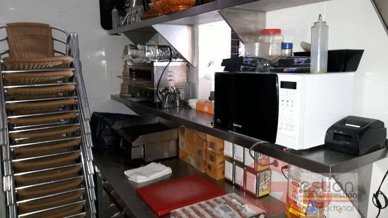 For sale of premises in Salobreña