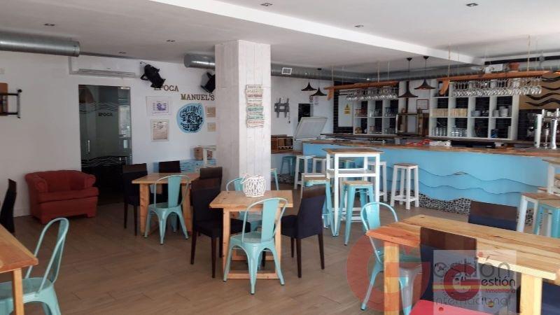 For sale of premises in Salobreña