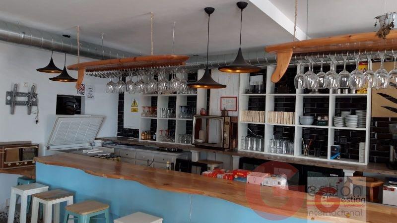 For sale of premises in Salobreña