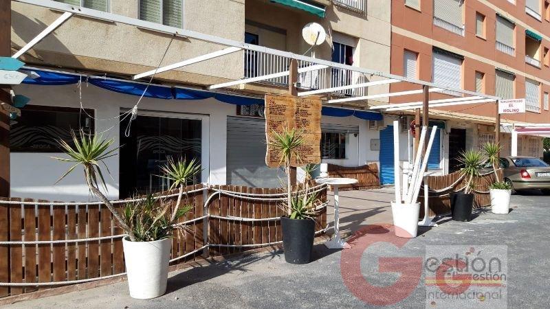 For sale of premises in Salobreña