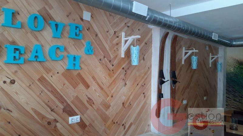 For sale of premises in Salobreña