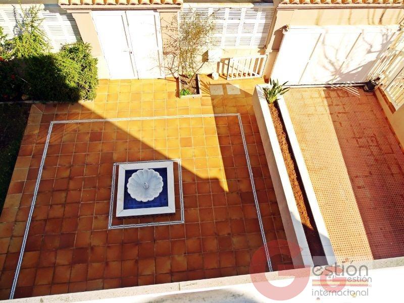 For sale of villa in Roquetas de Mar