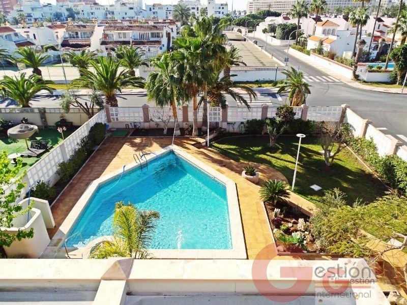 For sale of villa in Roquetas de Mar