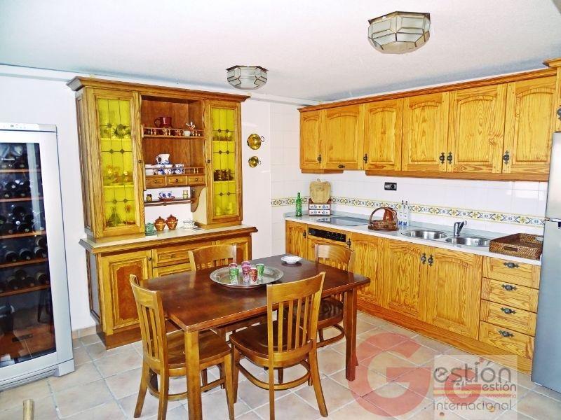 For sale of villa in Roquetas de Mar