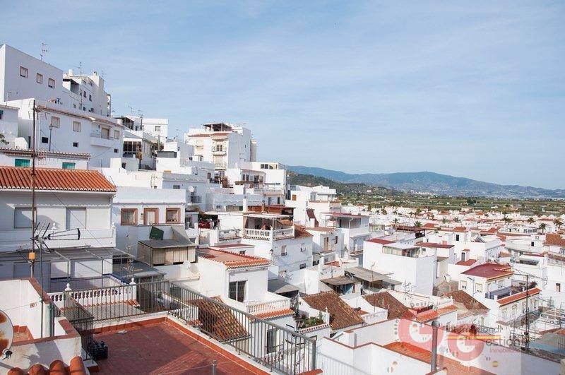 For sale of house in Salobreña