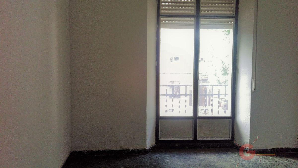 For sale of flat in Vélez de Benaudalla