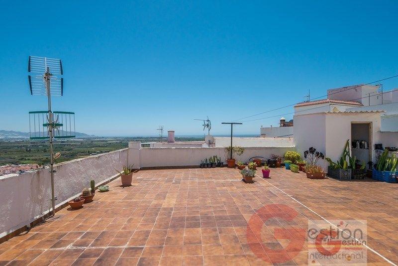 For sale of house in Salobreña