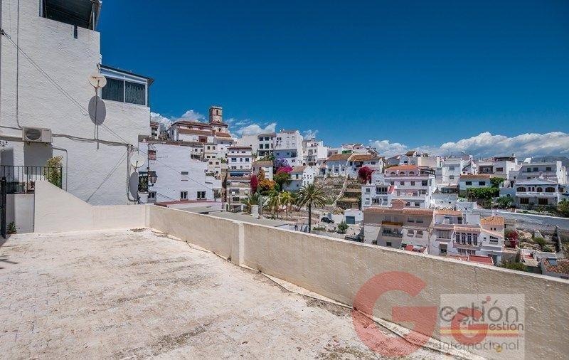 For sale of house in Salobreña