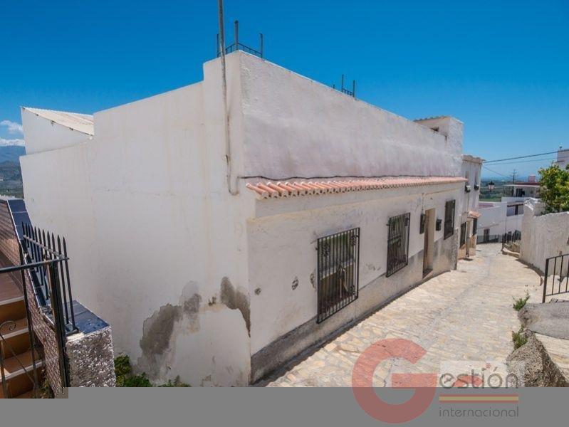 For sale of house in Salobreña