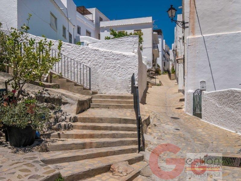 For sale of house in Salobreña