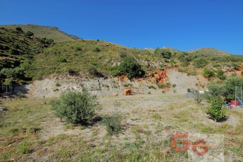 For sale of land in Vélez de Benaudalla