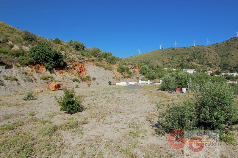 For sale of land in Vélez de Benaudalla