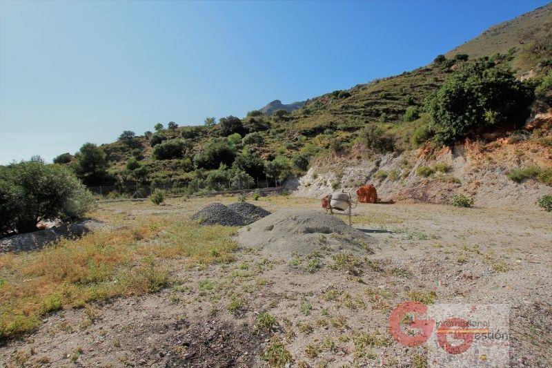 For sale of land in Vélez de Benaudalla