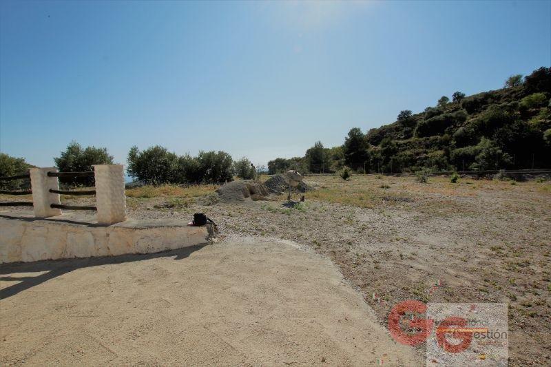 For sale of land in Vélez de Benaudalla