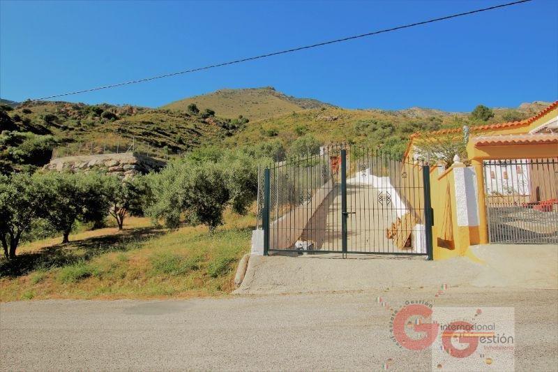 For sale of land in Vélez de Benaudalla