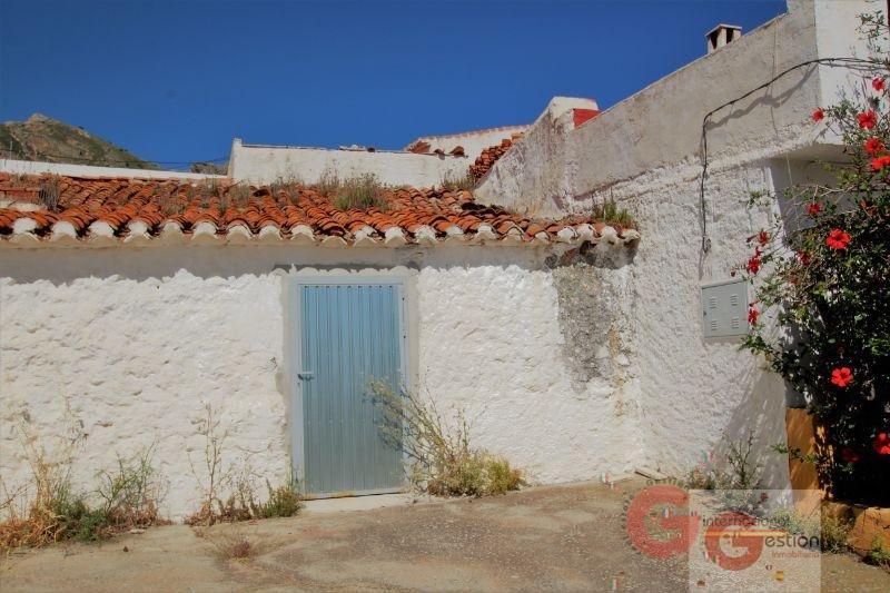 For sale of house in Vélez de Benaudalla