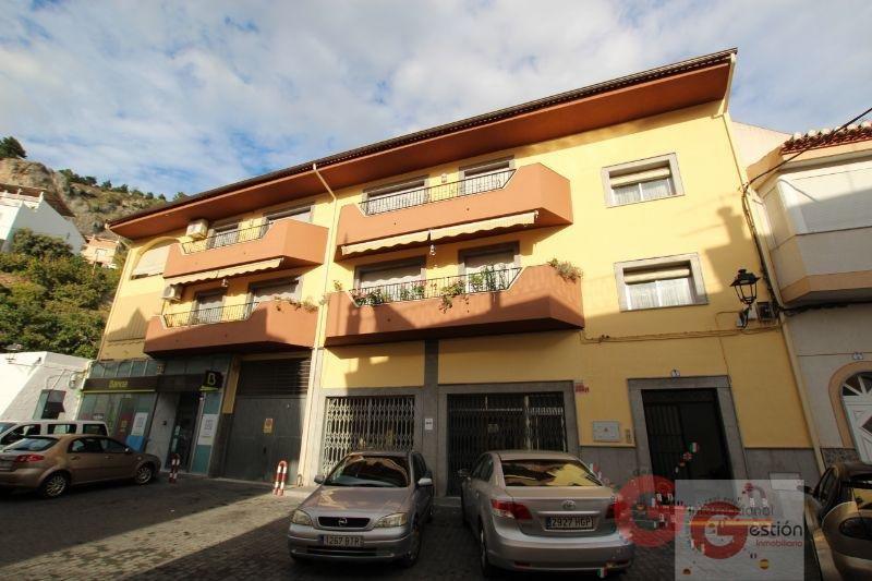 For sale of building in Otívar