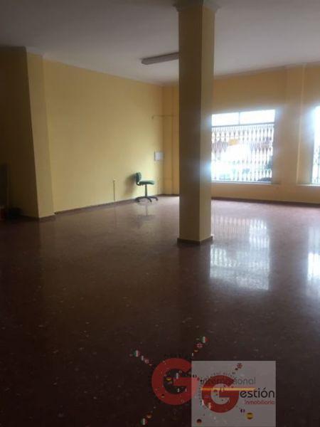 Venta de edificio en Otívar