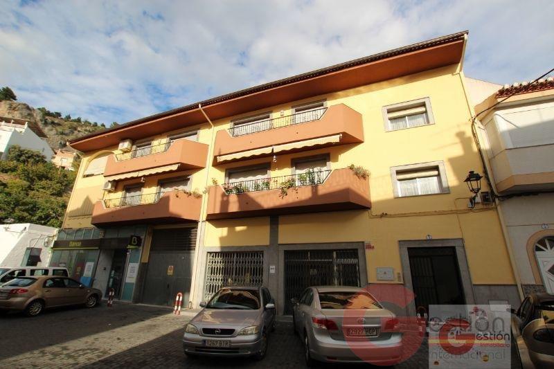 For sale of building in Otívar