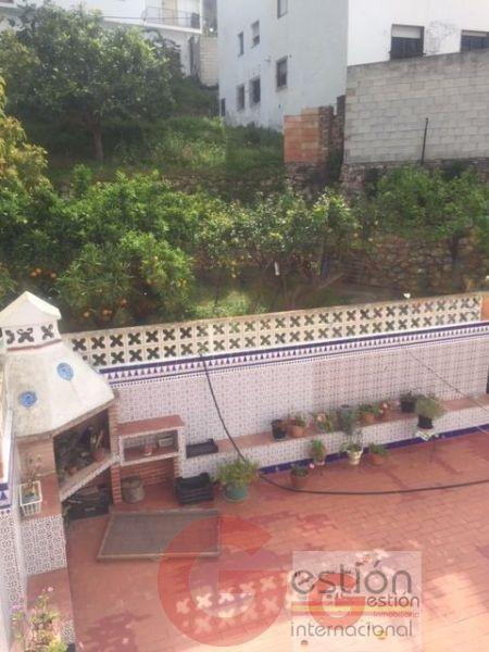 For sale of building in Otívar