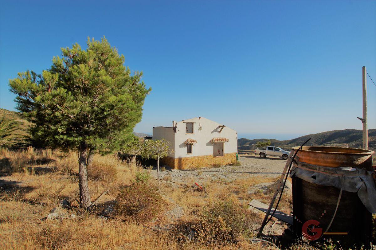 Venta de finca rústica en Vélez de Benaudalla