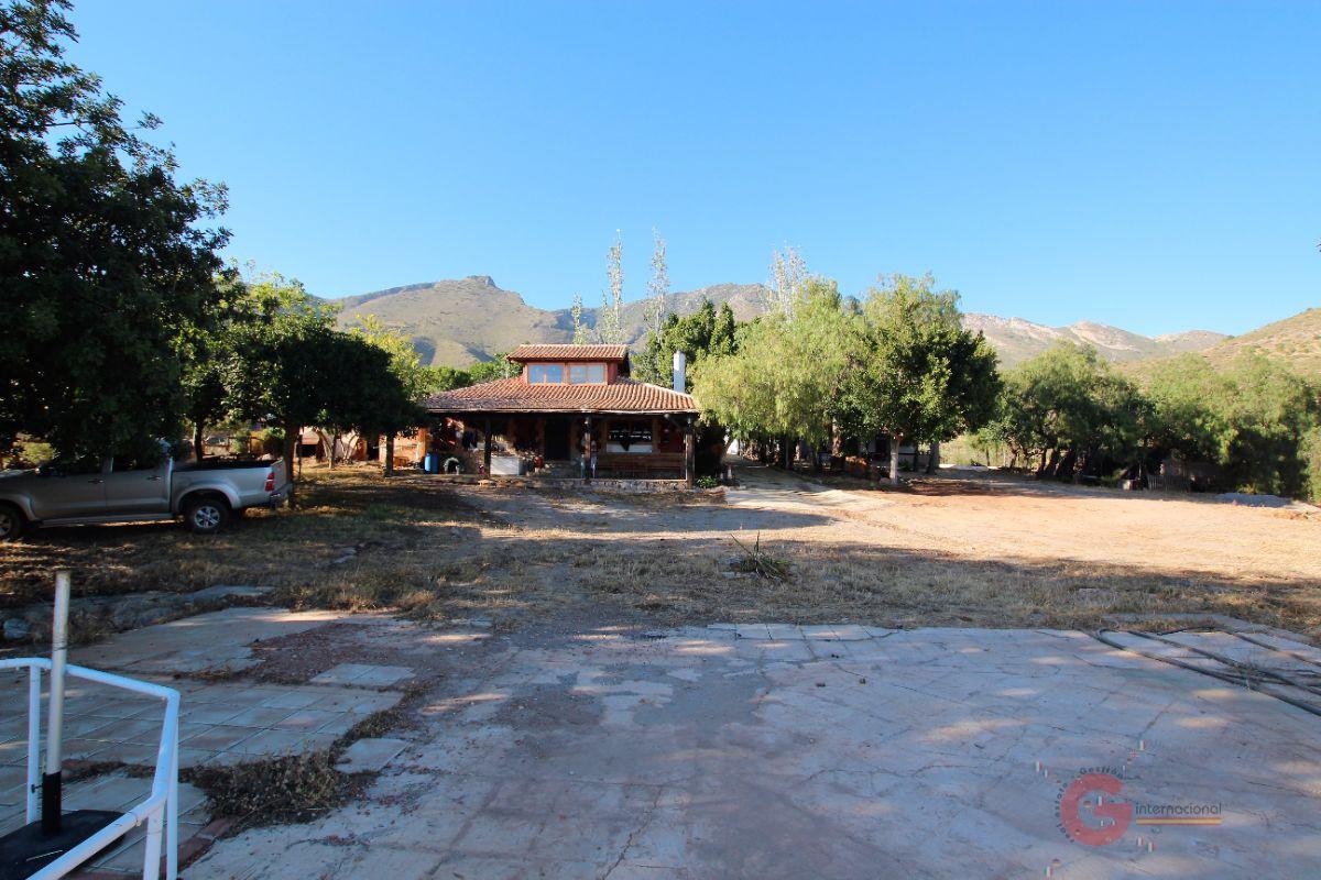 Venta de finca rústica en Vélez de Benaudalla