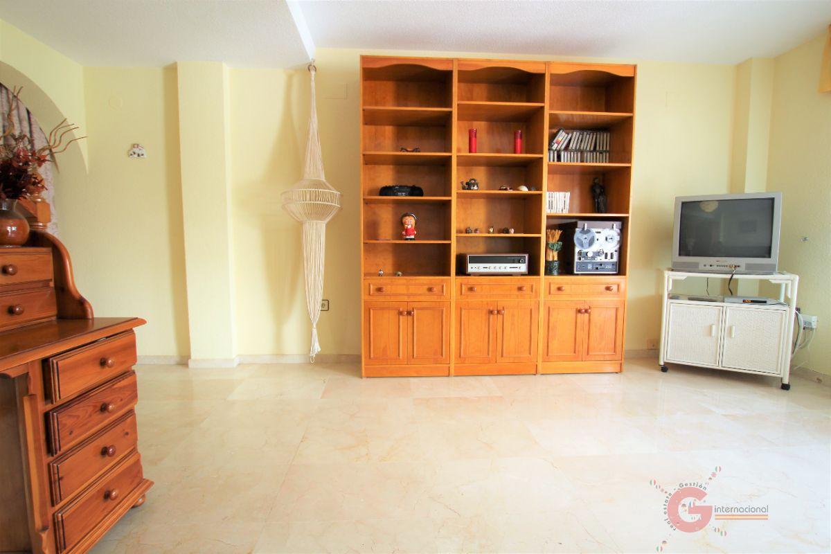 For sale of house in Calahonda