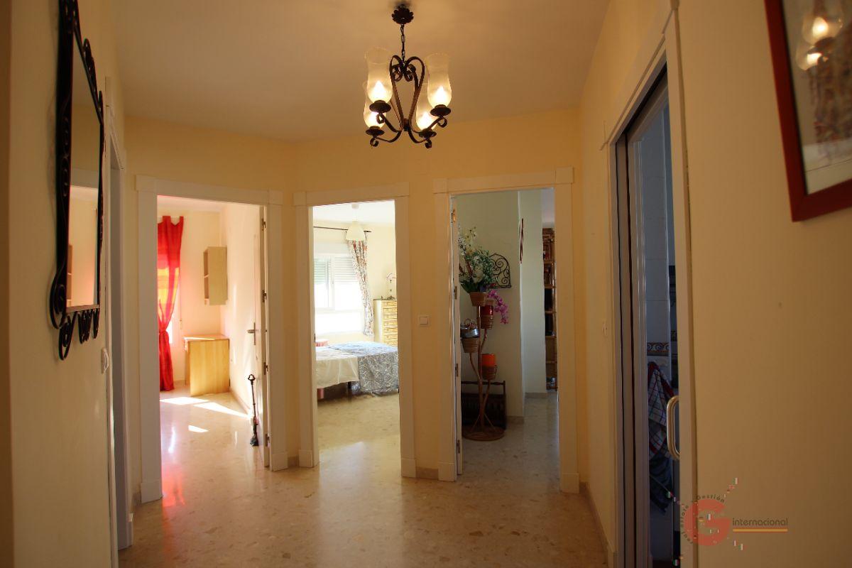 For sale of flat in Calahonda