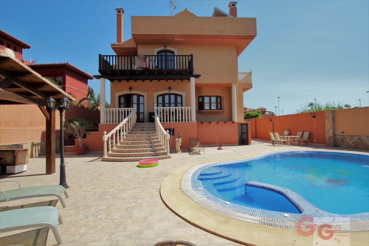 Venta de villa en Motril