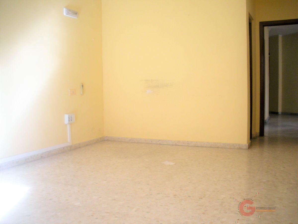 For sale of flat in Motril