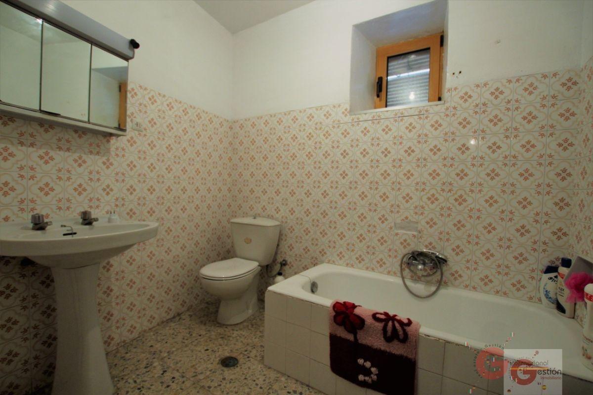For sale of house in Vélez de Benaudalla