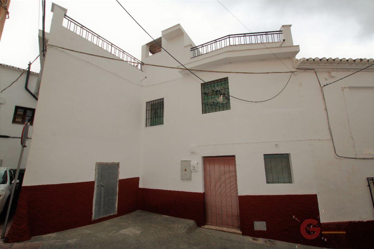 For sale of house in Vélez de Benaudalla