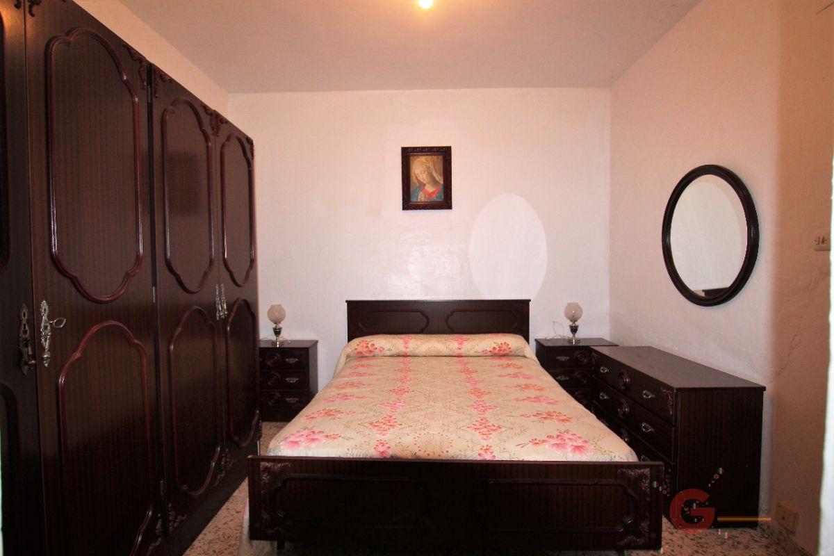 For sale of house in Vélez de Benaudalla
