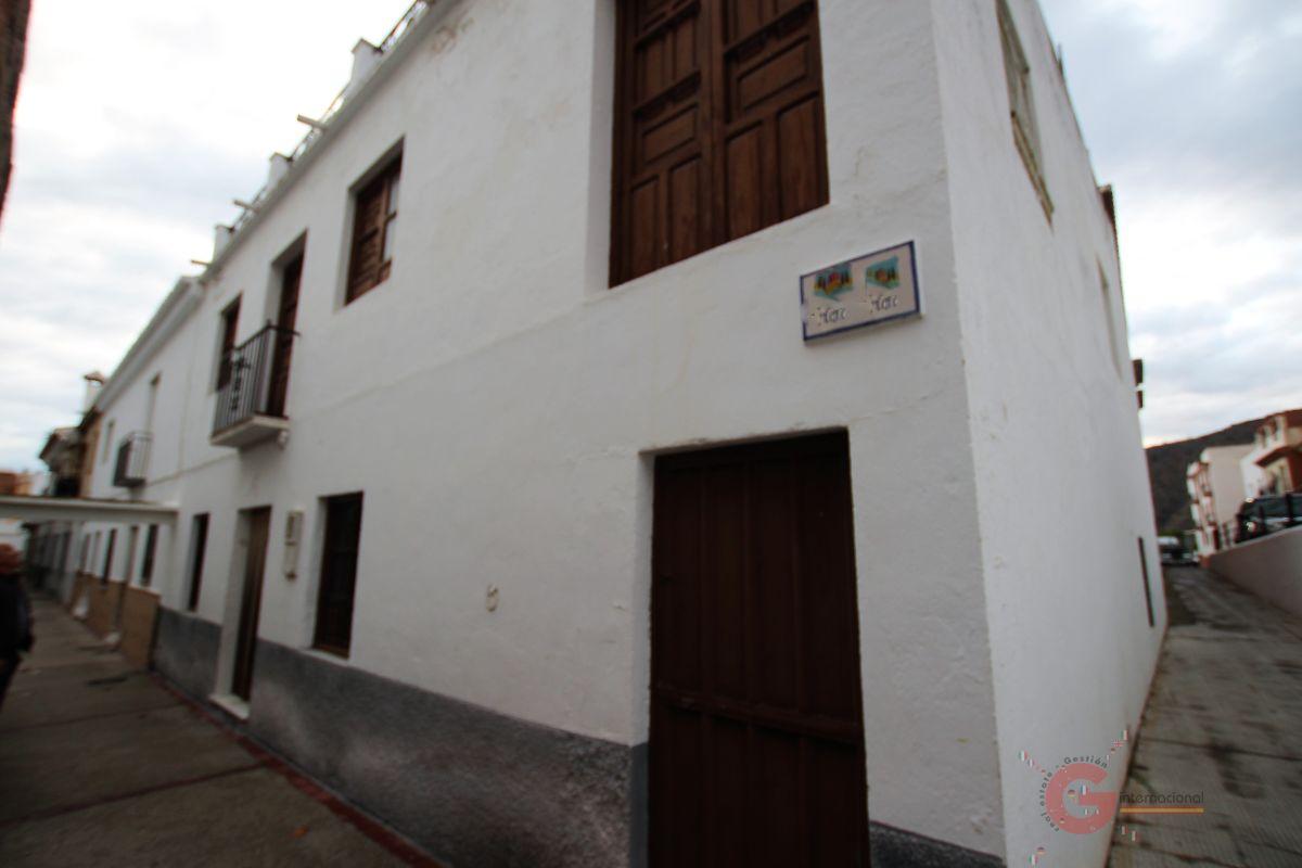 For sale of house in Vélez de Benaudalla