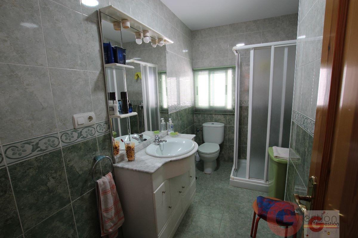 For sale of house in Salobreña