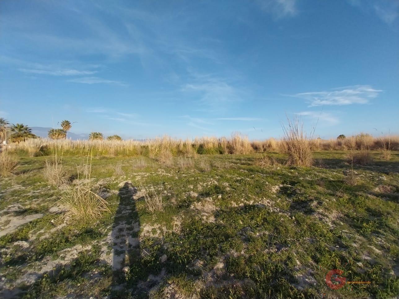 For sale of land in Salobreña