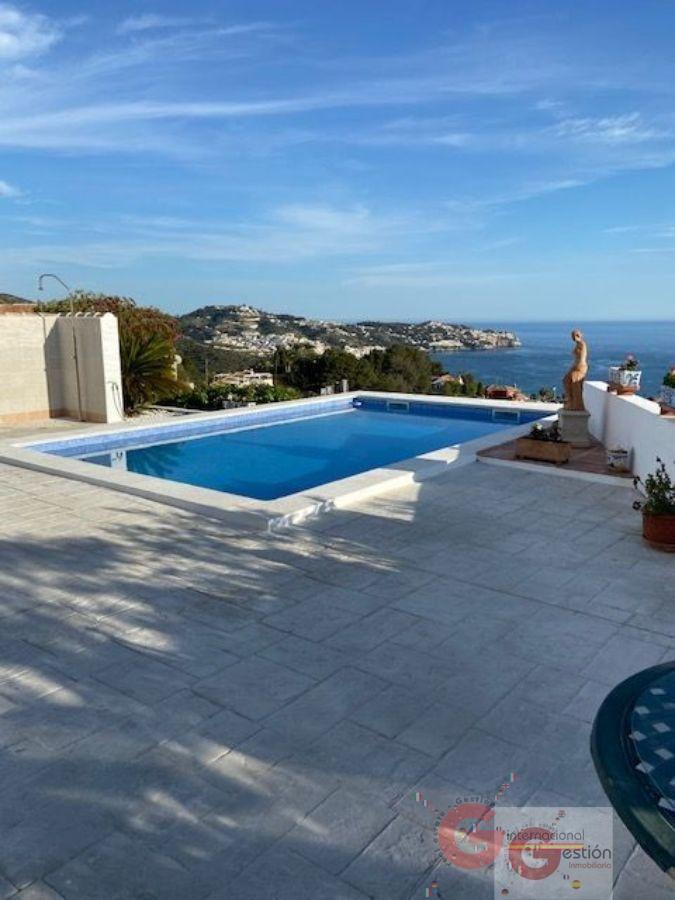 For sale of house in La Herradura