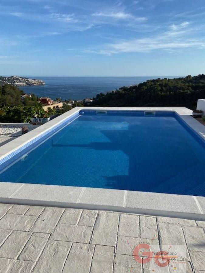 For sale of house in La Herradura