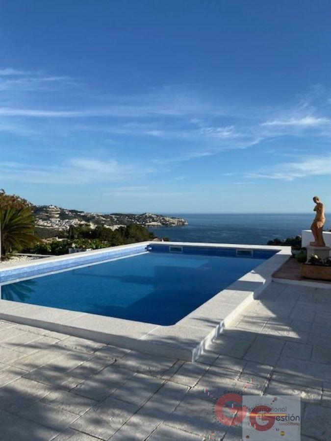 For sale of house in La Herradura