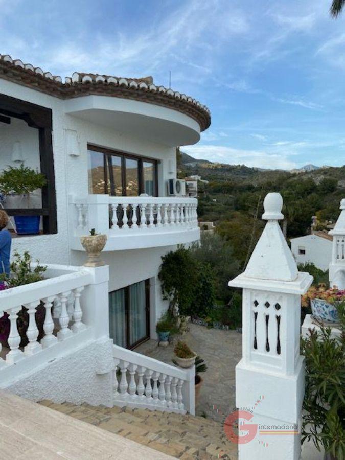 For sale of chalet in La Herradura