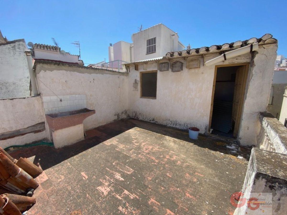 For sale of house in Almuñécar