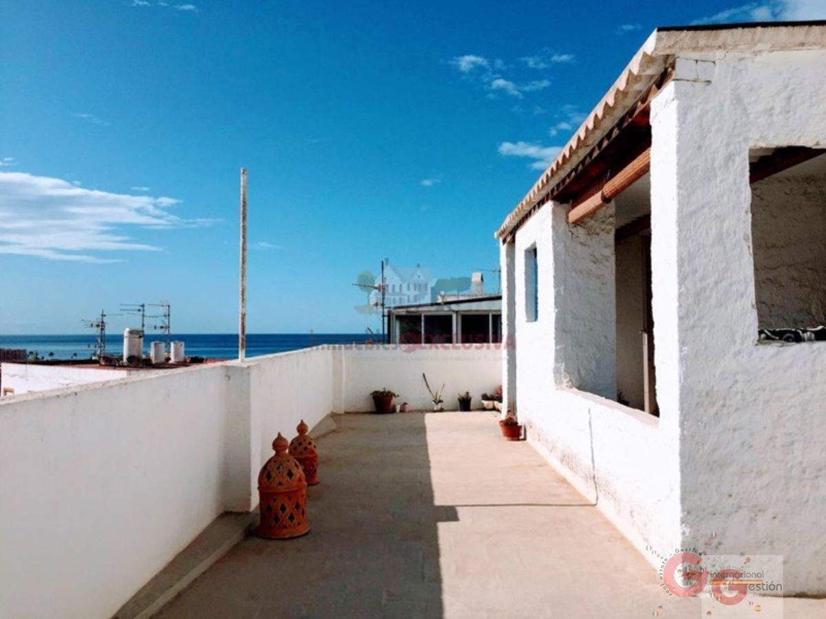 For sale of house in Salobreña